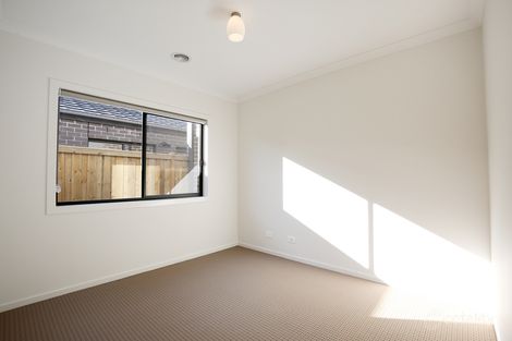 32 Edenhope Cct, Armstrong Creek, VIC 3217