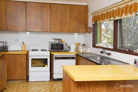 Property photo of 44 Melview Drive Wyndham Vale VIC 3024