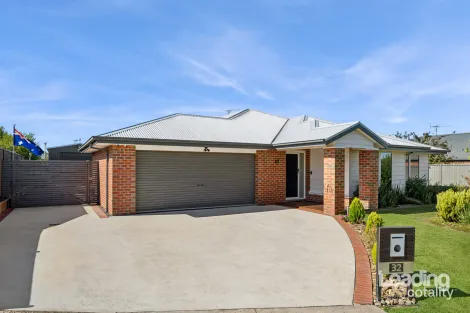 Property photo of 32 Triandra Avenue Romsey VIC 3434