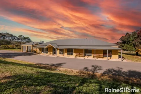 Property photo of 21 Brucedale Drive Brucedale NSW 2650