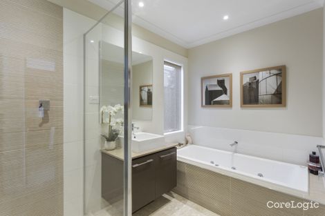 Property photo of 10 Lipizzan Way Clyde North VIC 3978