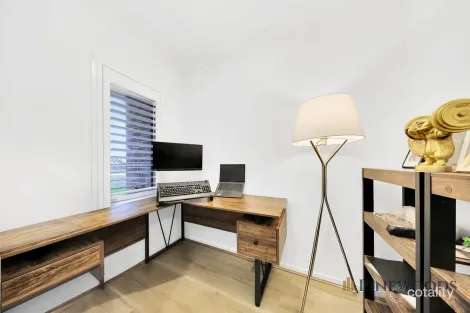 Property photo of 560 Brookfield Boulevard Mickleham VIC 3064