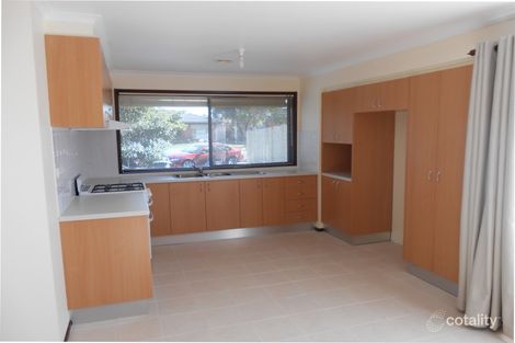 Property photo of 2 White Court Mill Park VIC 3082