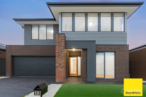 13 Yeoman St, Melton South, VIC 3338