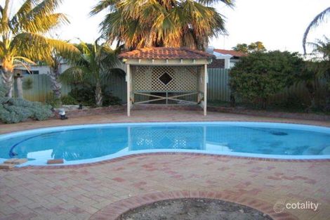 Property photo of 32 Raeside Crescent Cooloongup WA 6168