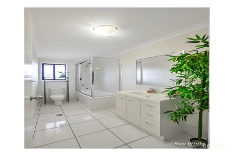 Property photo of 2 Benjamin Drive Gracemere QLD 4702