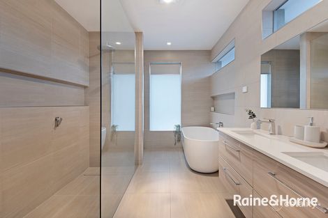 Property photo of 4 Radovic Court Cranbourne North VIC 3977