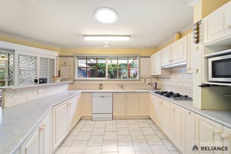 Property photo of 11 Heatherglade Place Melton West VIC 3337