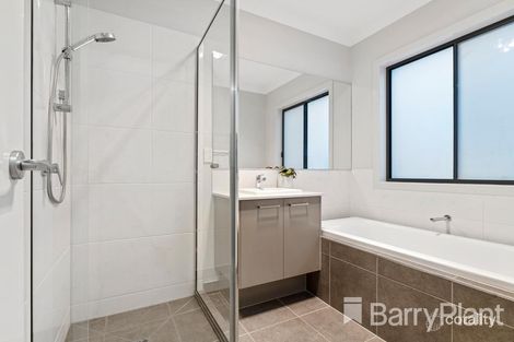 Property photo of 18 Burgess Avenue Armstrong Creek VIC 3217