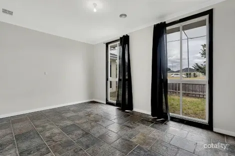 Property photo of 2 Fumina Court Meadow Heights VIC 3048