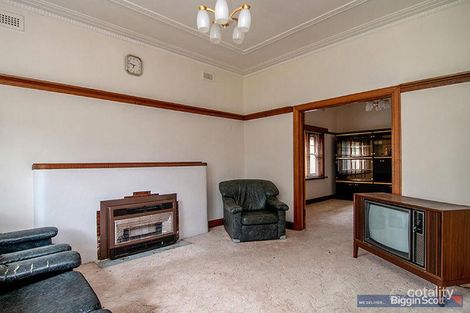 Property photo of 35 Summerhill Road Footscray VIC 3011