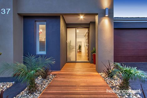 Property photo of 37 Lucas Terrace Taylors Hill VIC 3037