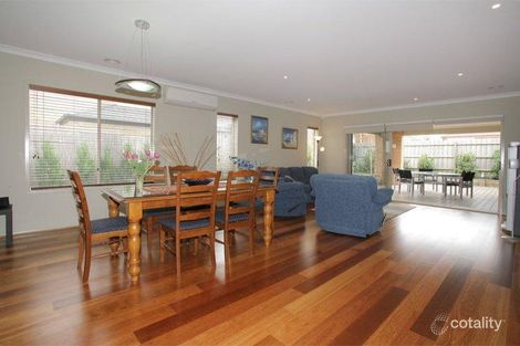 Property photo of 30 Hanrahan Wynd Lynbrook VIC 3975