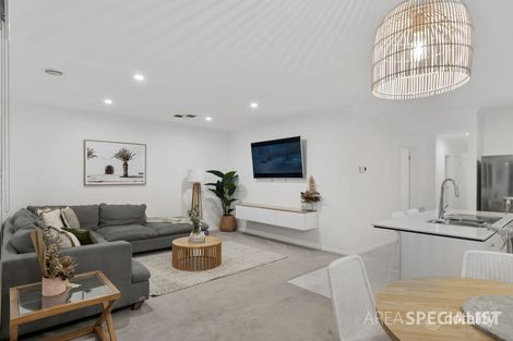Property photo of 3 Camolina Way Clyde North VIC 3978