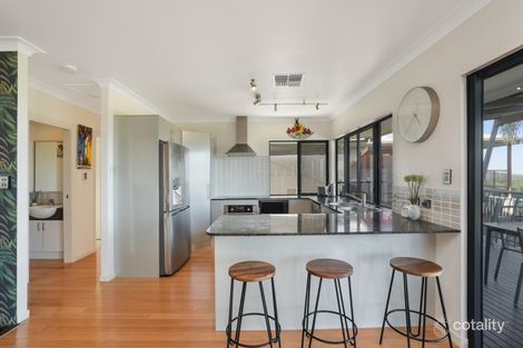 Property photo of 3 Hayles Close Mooroobool QLD 4870