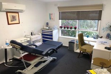 25 Mount Pleasant Dr, Mount Waverley, VIC 3149