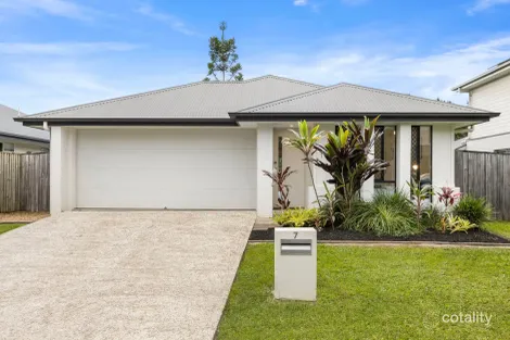 Property photo of 7 Pine Place Upper Kedron QLD 4055