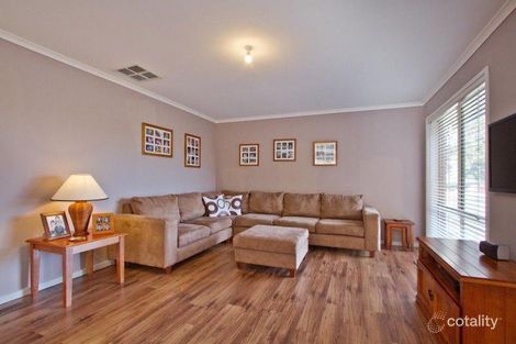 Property photo of 46 Wattle Bird Way Langwarrin VIC 3910
