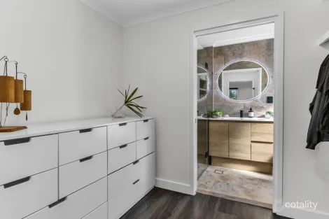 Property photo of 16 Berrimbillah Court Ocean Shores NSW 2483