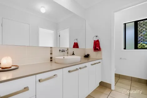 Property photo of 32-34 White Place Kooralbyn QLD 4285