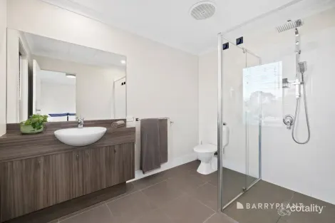 Property photo of 11 Lerderderg Walk Mernda VIC 3754