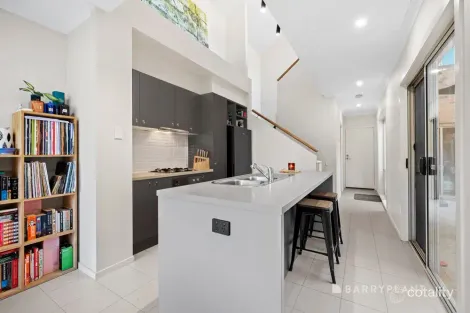 Property photo of 11 Lerderderg Walk Mernda VIC 3754