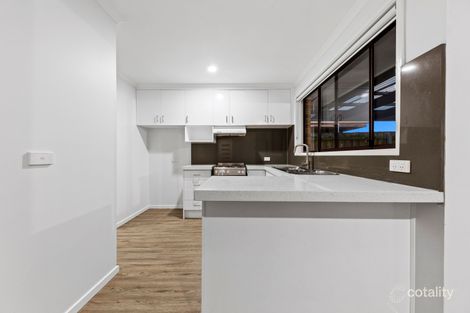 Property photo of 32 Ivan Crescent Hampton Park VIC 3976