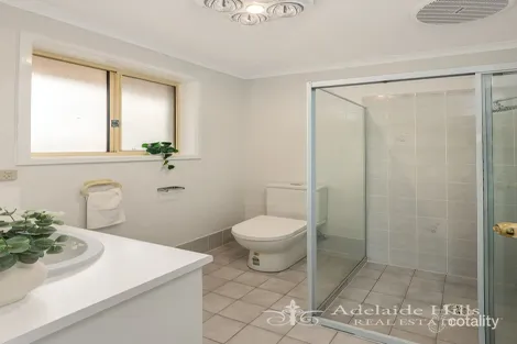 Property photo of 11 Gilbert Road Mount Barker SA 5251