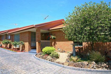 2/31 Nerissa Gr, Oak Park, VIC 3046
