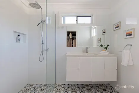 Property photo of 24 Glenelg Avenue Mermaid Beach QLD 4218