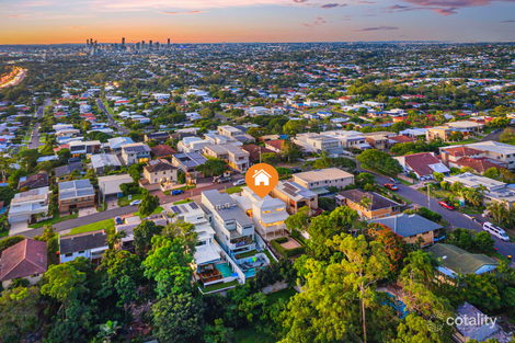 33 Kneale St, Holland Park West, QLD 4121