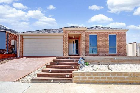 Property photo of 22 Hascombe Drive Caroline Springs VIC 3023