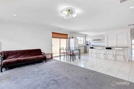 Property photo of 22 Hascombe Drive Caroline Springs VIC 3023