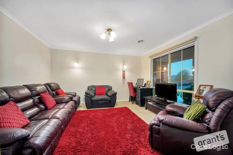 Property photo of 2 Glenisla Way Berwick VIC 3806