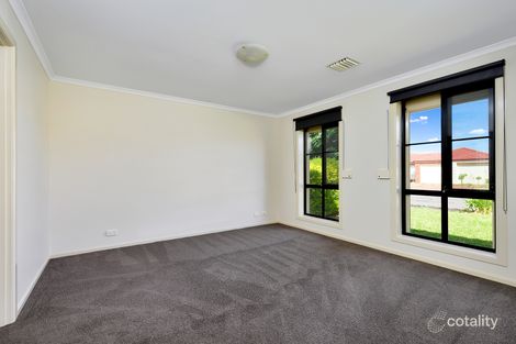 Property photo of 8 Vincent Court Munno Para West SA 5115