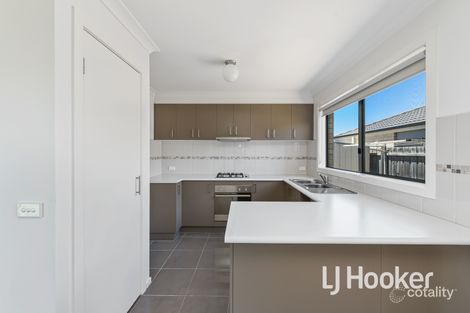 Property photo of 11/7 Melissa Way Pakenham VIC 3810
