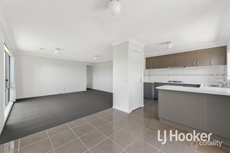 Property photo of 11/7 Melissa Way Pakenham VIC 3810