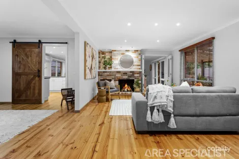 8 CINEREA GLD, LANGWARRIN, VIC 3910