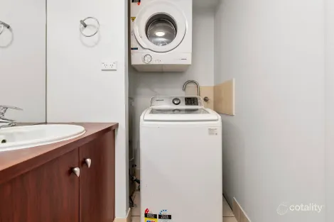 Property photo of 4/19-23 Minnie Street Parramatta Park QLD 4870