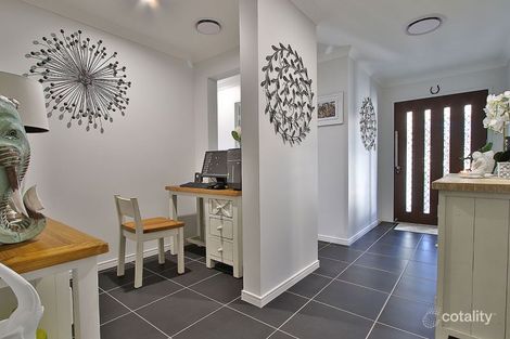Property photo of 3 Ridgevale Drive Regency Downs QLD 4341