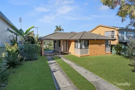 Property photo of 21 Woolana Avenue Budgewoi NSW 2262