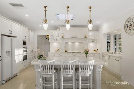 Property photo of 5 Cresthaven Court Donvale VIC 3111