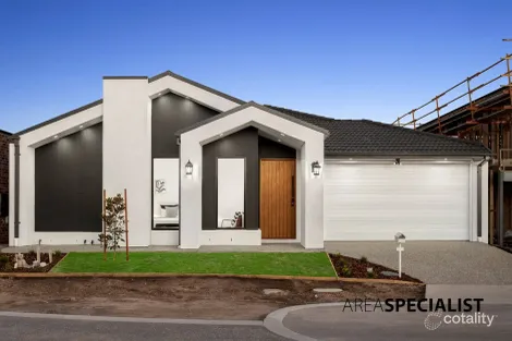 18 Paradise Cct, Clyde North, VIC 3978