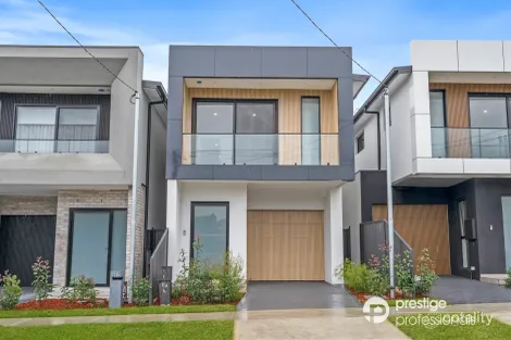 11a Magree Cres, Chipping Norton, NSW 2170