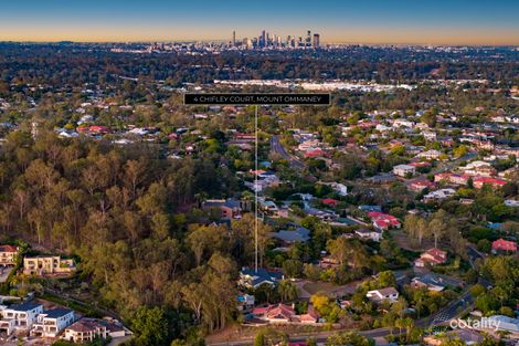 Property photo of 4 Chifley Court Mount Ommaney QLD 4074