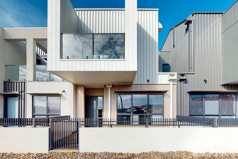 17 Tanzanite Ct, Berwick, VIC 3806