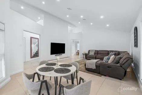 Property photo of 8 Snipe Close Hinchinbrook NSW 2168
