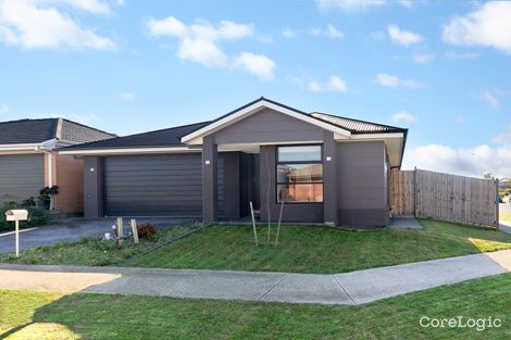 Property photo of 18 Omeara Crescent Cranbourne East VIC 3977