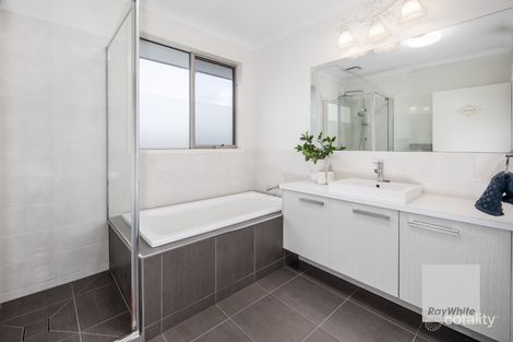 Property photo of 15 Quadrant Drive Fraser Rise VIC 3336