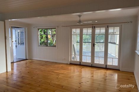 Property photo of 11 Boxgrove Avenue Wynnum QLD 4178